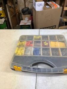 lot 1022 image: Organizer with wire nuts and pop rivets