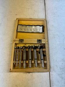 lot 1025 image: Extension router bit set in wooden box