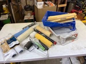 lot 1034 image: Painting supplies