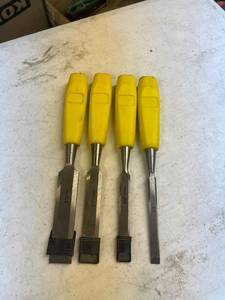 lot 1042 image: Chisel set
