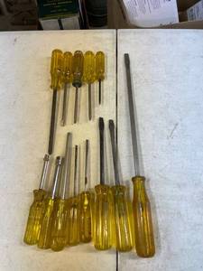 lot 1047 image: Yellow handled screwdrivers