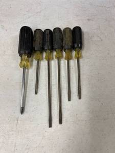 lot 1048 image: BernzOMatic screwdrivers