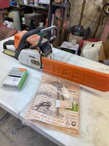 lot 1055 image: Stihl chainsaw