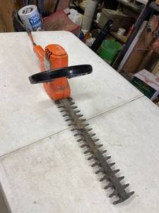 lot 1056 image: Black and Decker hedge trimmer