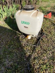 lot 2035 image: Lesco backpack sprayer