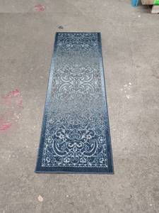 lot 2789 image: Area Rug 20 x59