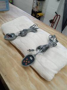 lot 7012 image: Beautyrest Plush Electric Blanket for Cold Weather, Fast Heating, Auto Shut Off, Virtually Zero EMF, Multi Heat Setting, UL Certified, Machine Washable, Ivory Queen (90 inx84 in)