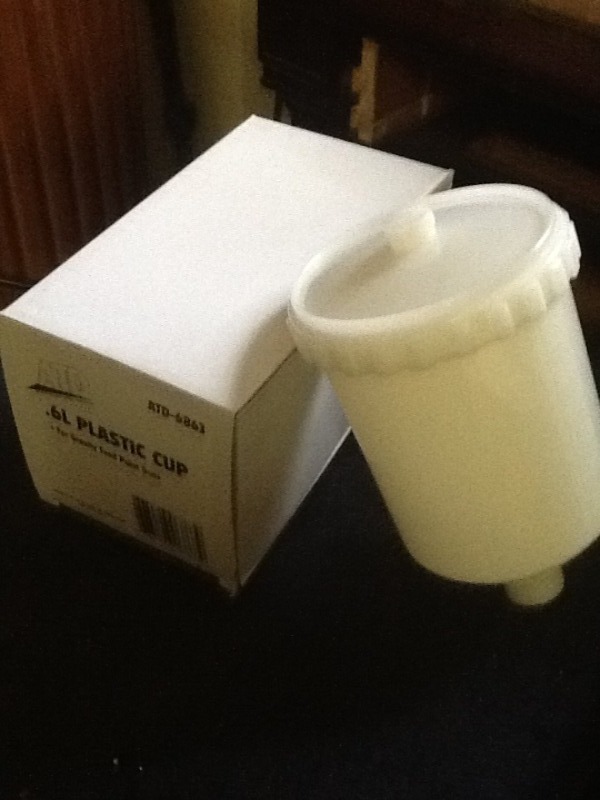 lot 1412 image: Gravity flow paint sprayer cup this lot is for 2 cups