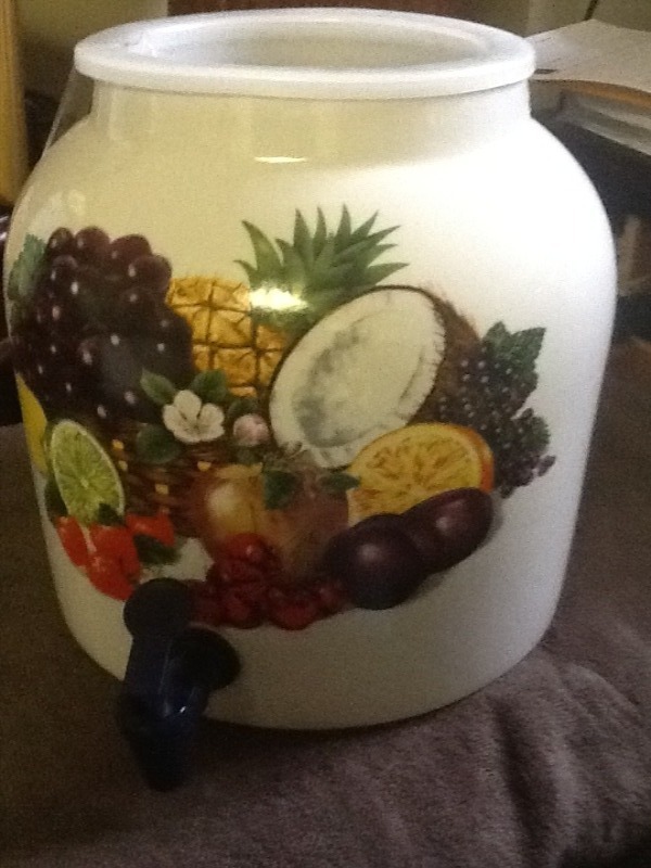 lot 7508 image: Large counter top water bottle holder keeps water cool
