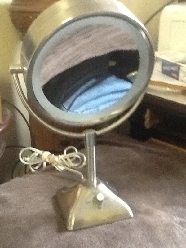 lot 7512 image: Make up mirror
