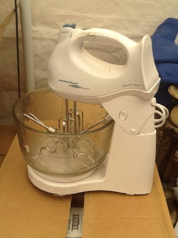 lot 7664 image: Nice mixer with attachments as pictured