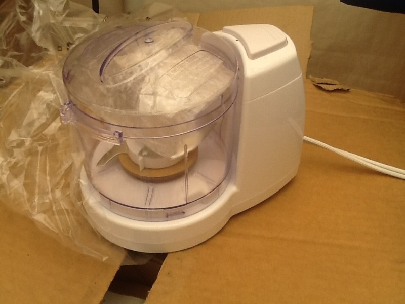 lot 7669 image: New small food chopper great for those quick easy jobs in kitchen
