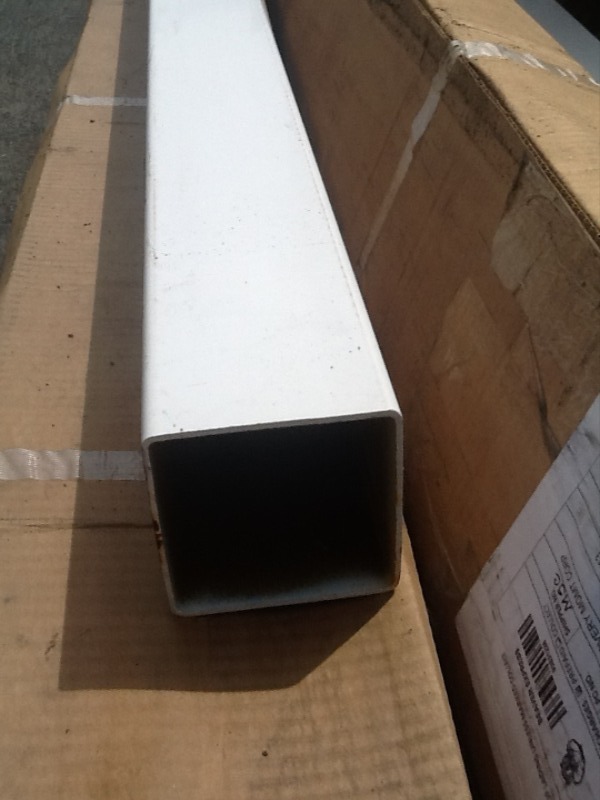 lot 7680 image: Nice 2 x 2 x 10 long steel tube