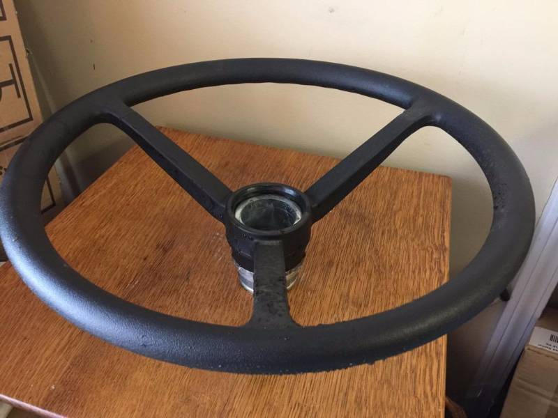 lot 95 image: New boat steering wheel great for boat Decour...