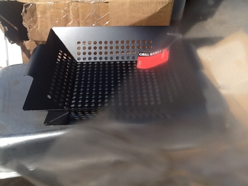 lot 7716 image: 2 BBQ grill basket