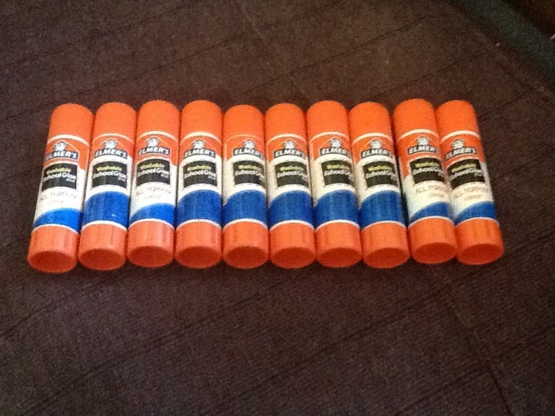 lot 7727 image: 20 sticks of Elmers glue sticks