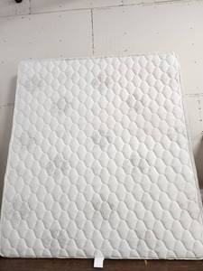 lot 78070 image: Michiana Mattress Co. King Size firm Mattress