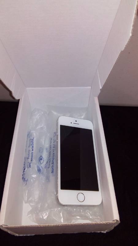 lot 5330 image: Apple iPhone 5s 16GB NO-CONTRACT