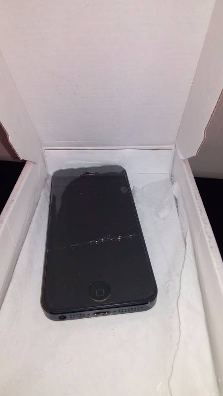 lot 5332 image: Apple iPhone 5 64GB unlocked