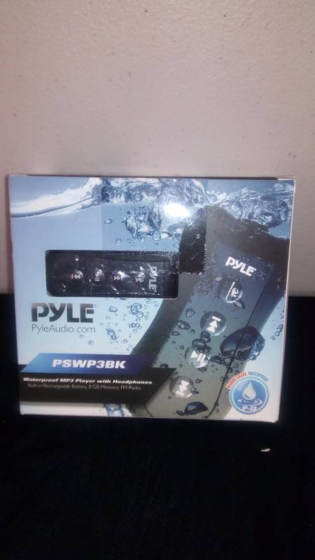 lot 5342 image: PYLE PSWP3BK waterproof MP3 player with headphones