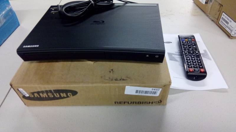 lot 5432 image: Samsung Refurbished blue ray disk player w remote