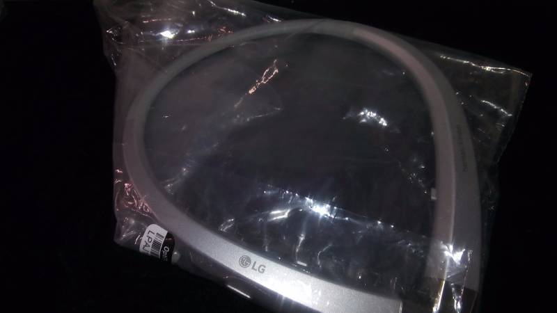 lot 5468 image: LG Bluetooth Headset