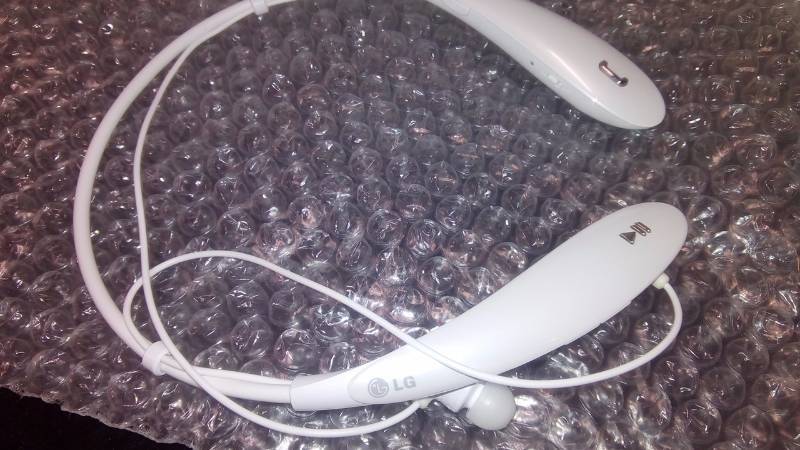 lot 5469 image: LG Bluetooth Headset