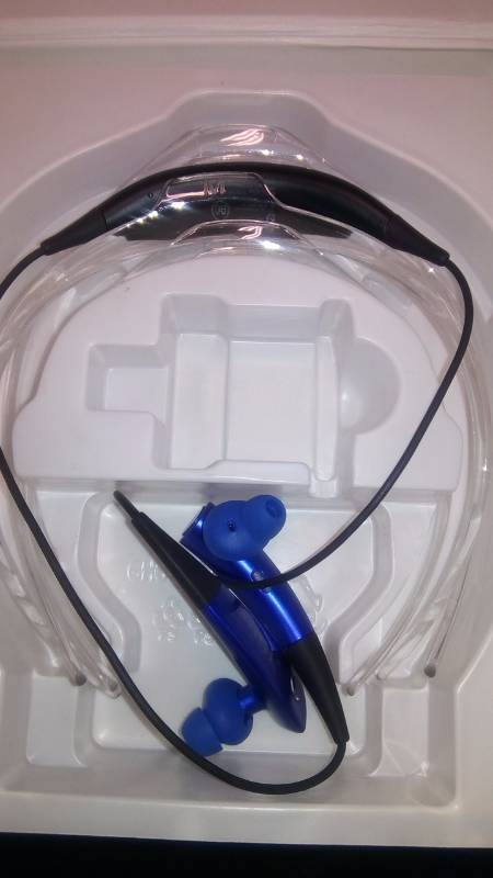 lot 5474 image: Samsung Gear Circle Bluetooth Stereo In-Ear  Headset with Microphone  - Retail Packaging - Royal Blue