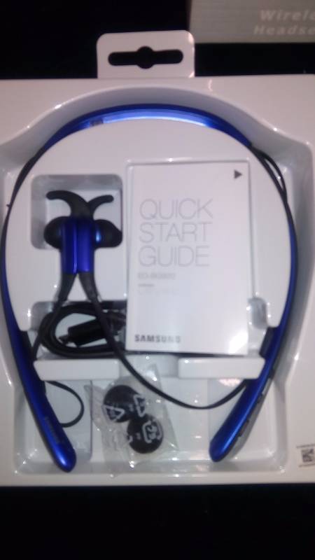 lot 5475 image: Samsung Bluetooth Headset