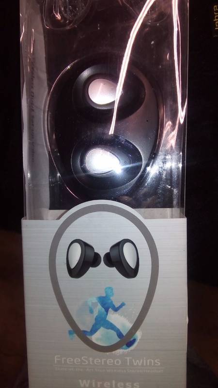 lot 5516 image: FreeStereo Twins Wireless Headset