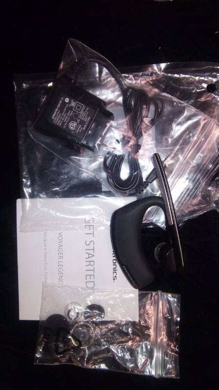 lot 5520 image: Plantronics Voyager Legend