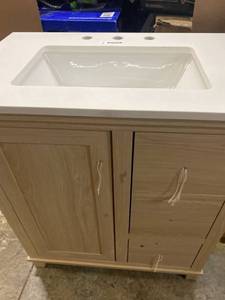 lot 19418 image: 30 vanity with top
