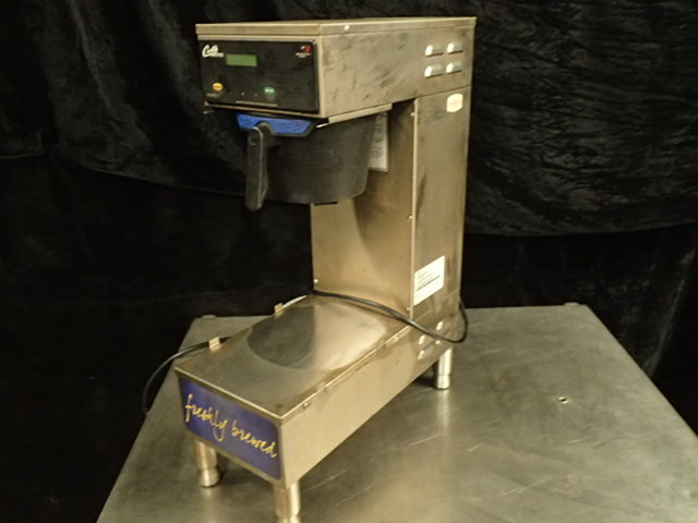 lot 599 image: Curtis Tea Brewing Station