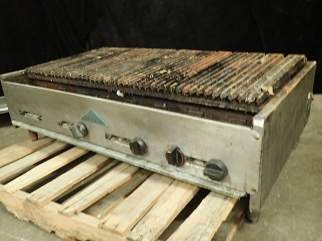 lot 606 image: Castle Charbroiler