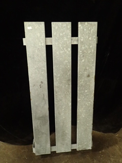 lot 608 image: Dunnage Rack