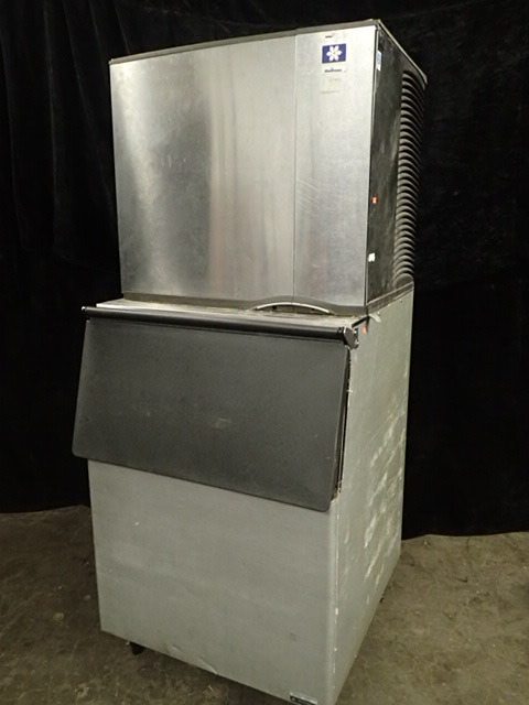 lot 589 image: Manitowoc Ice Maker and Bin