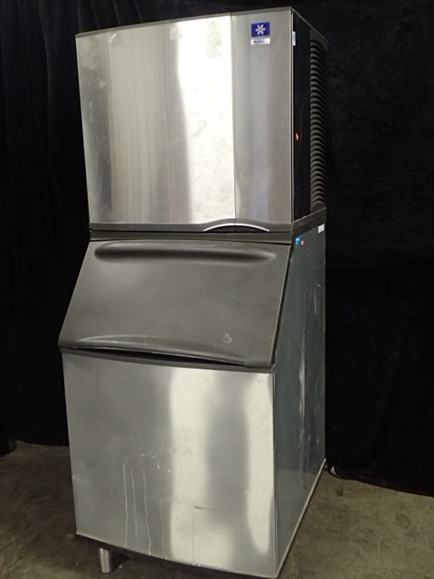 lot 590 image: Manitowoc Ice Maker and Bin