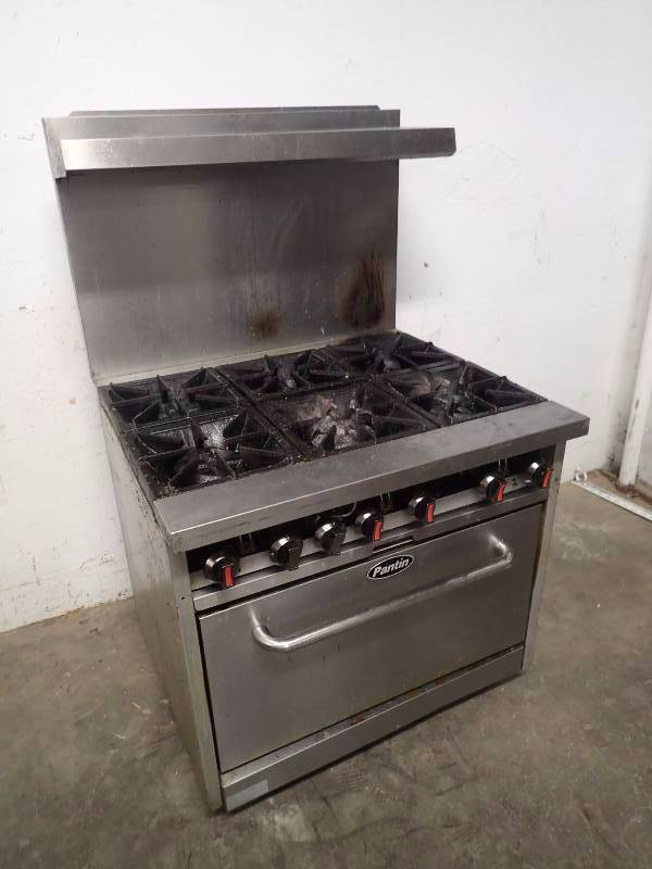 lot 624 image: Pantin 6 Burner Range w Under Oven