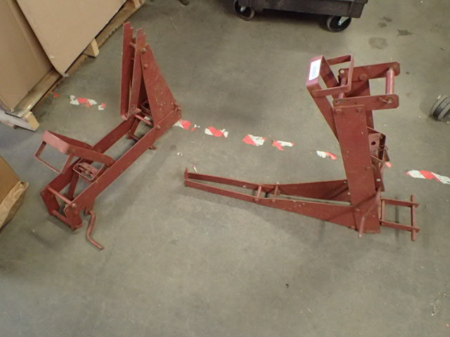 lot 1220 image: QualCraft Pump Jacks Systems