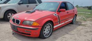 lot 1005 image: 2001 BMW 325iA-4, Red