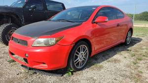 lot 1026 image: 2006 Scion TC, Red