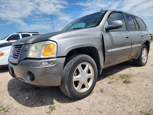 lot 1040 image: 2009 GMC Envoy, Champagne