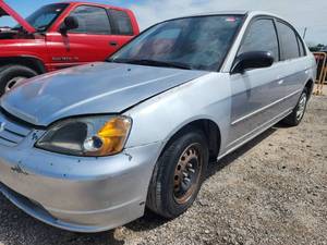 lot 1051 image: 2002 Honda Civic, Silver