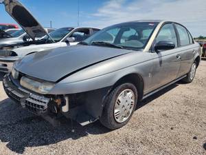 lot 1054 image: 1996 Saturn SL, Silver