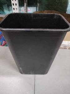 lot 1986 image: 16x11x20H Black Small Trash Can