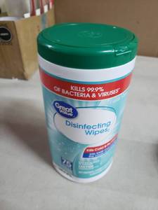 lot 2992 image: Great Value Disinfecting Wipes, 75 Count, Fresh Scent