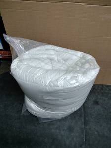 lot 3489 image: White Mattress Topper Size Unknown
