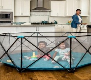 lot 2057 image: Regalo My Play� Portable Play Yard Indoor and Outdoor Teal 8-Panel Portable Unisex