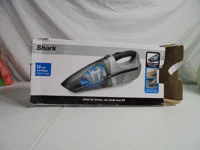 lot 4256 image: Shark Vacuum