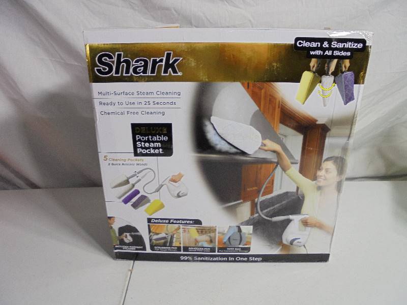lot 4260 image: Shark Steamer